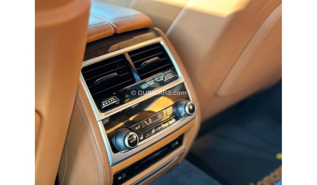 بي أم دبليو 750Li xDrive 4.4L (530 HP)