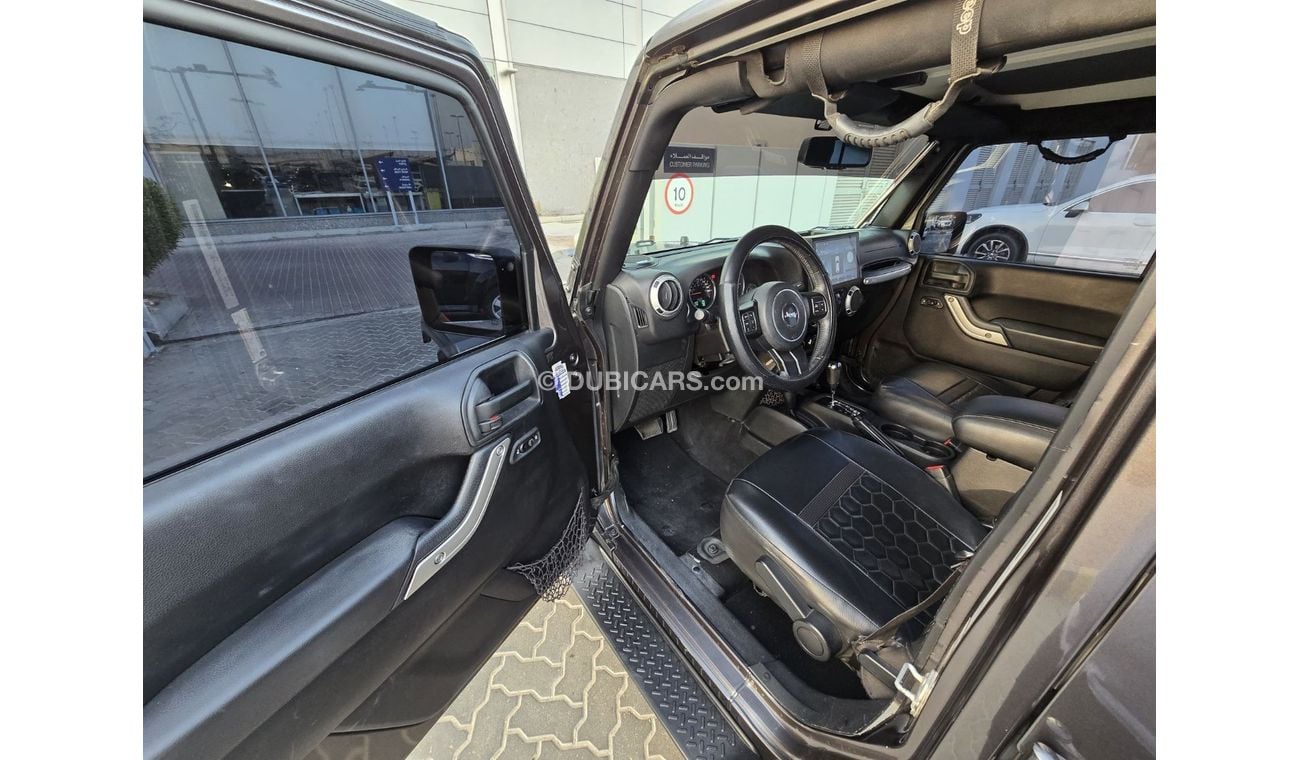 Jeep Wrangler Sahara 3.6L A/T JEEP WRANGLER SAHARA 2016 GCC // 2KEYS // ORGINAL PAINT // PERFECT CONDITION //