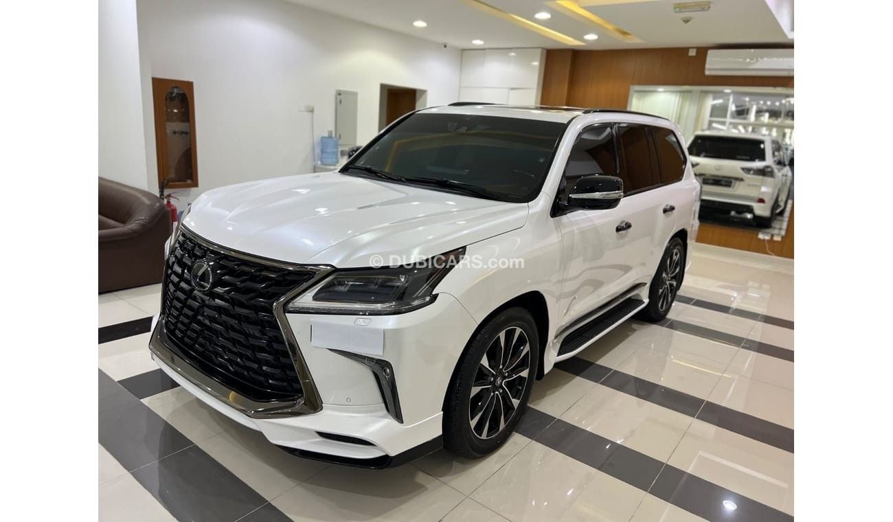 Lexus LX570 Black editionLEXUS570 S model 2021 under warranty GCC specifications only 46000km black edition