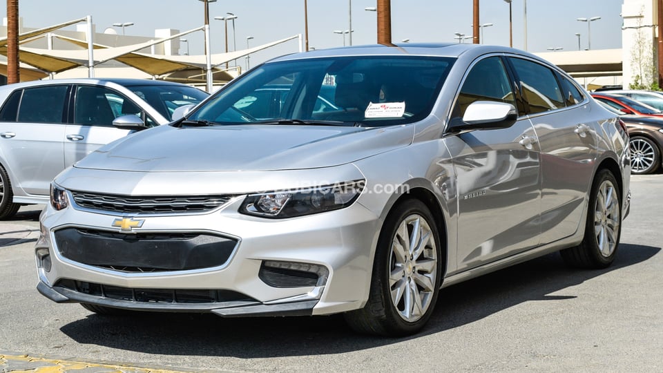 Chevrolet Malibu LT for sale: AED 44,000. Grey/Silver, 2017