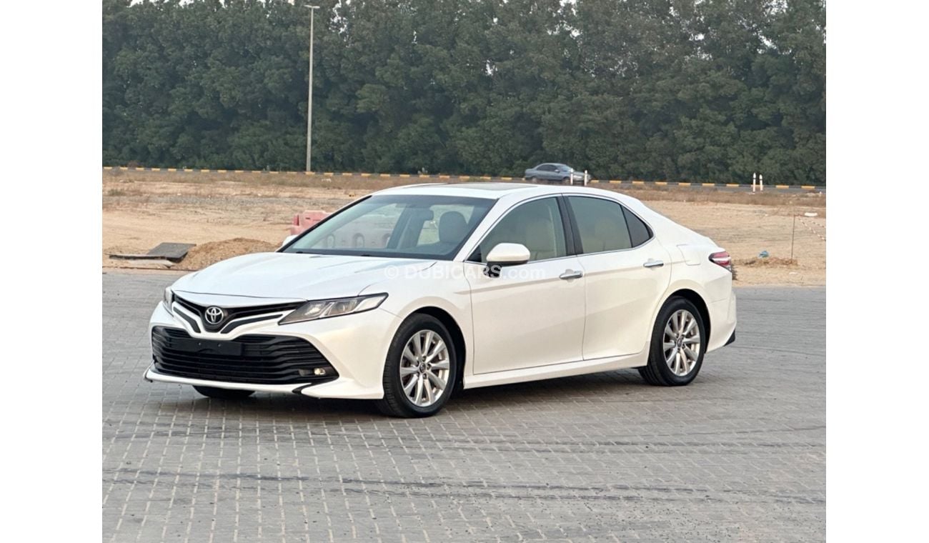 Toyota Camry LE 2.5L (204 HP) MODEL 2018 GCC CAR PERFECT CONDITION INSIDE AND OUTSIDE FULL OPTION SUN ROOF