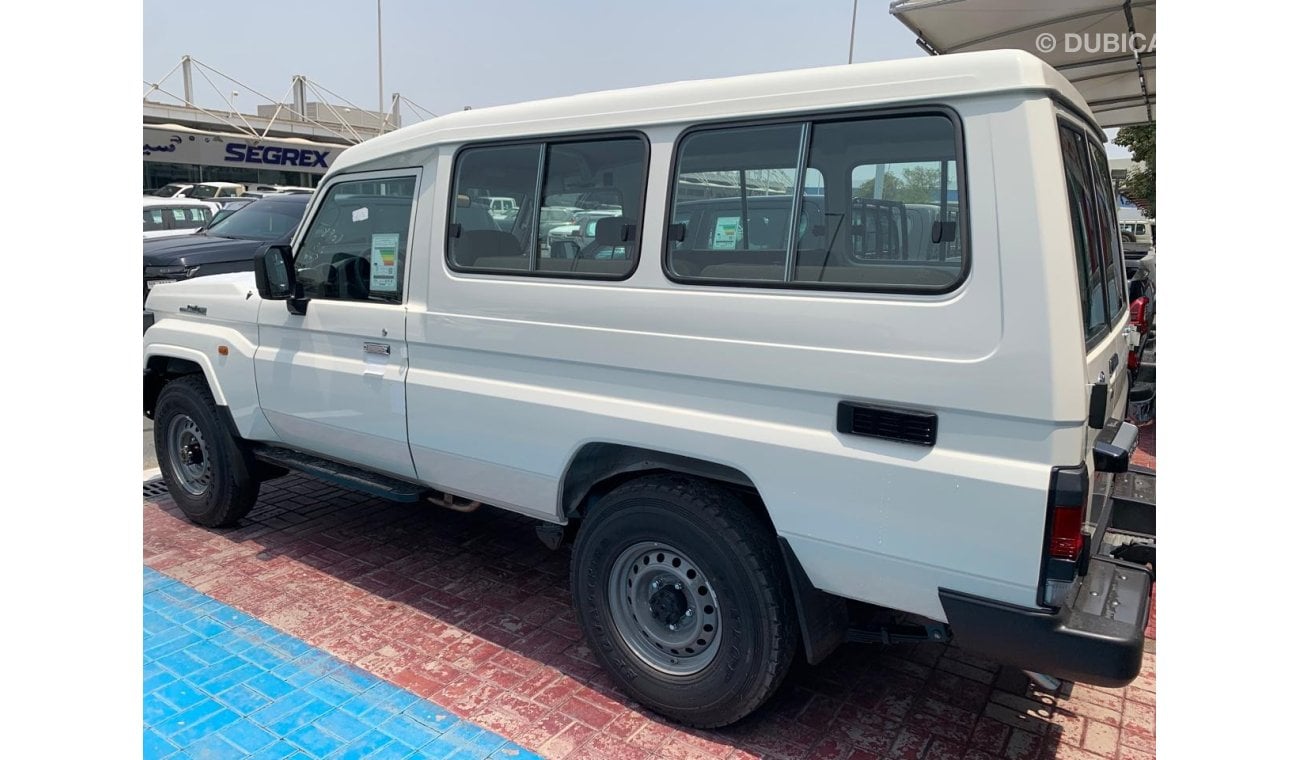 تويوتا لاند كروزر هارد توب LAND CRUISER LC78 4.0L V6 MANUAL 3-DOOR