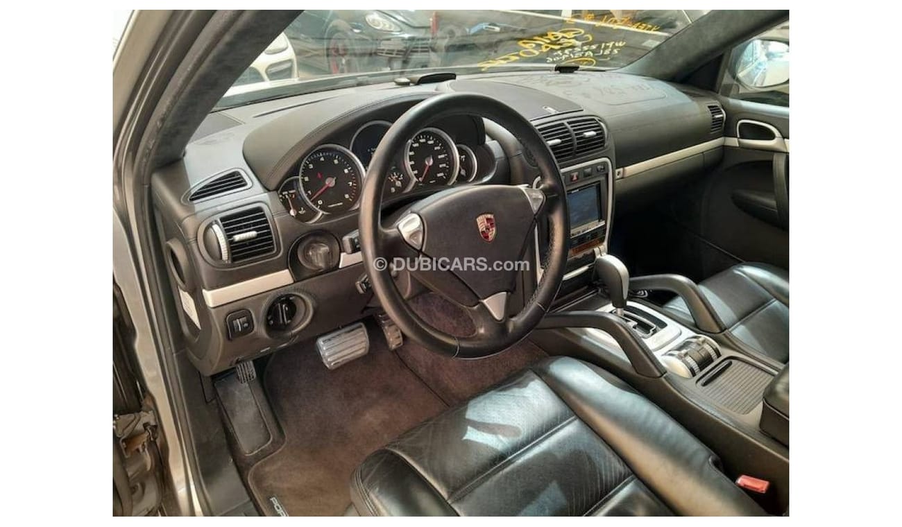 Porsche Cayenne PORSCHE CAYENNE TURBO 4.8L 2008 WITH LEATHER SEATS, T.V NAVIGATION AND MUCH MORE...