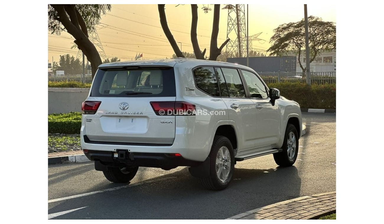 Toyota Land Cruiser GXR / With 70th Anniversary Badge / GCC Spec / For Export RAMADAN OFFER