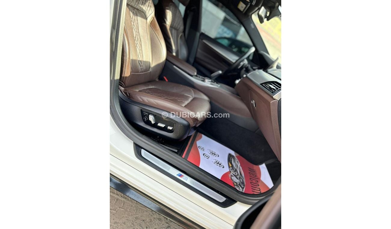 بي أم دبليو 530i Luxury M Sport Package 2.0L