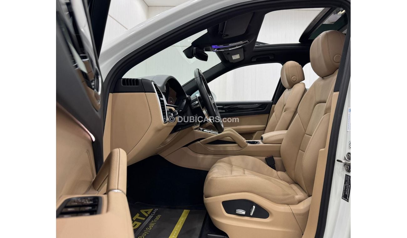 Porsche Cayenne Std 3.0L (335 HP) 2018 Porsche Cayenne, Warranty, Full Service History, Excellent Condition, GCC