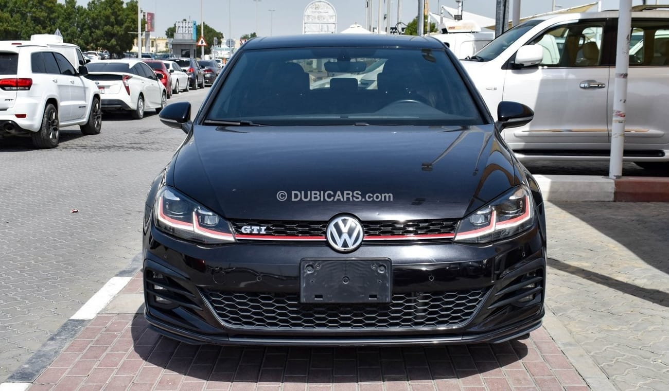 فولكس واجن جولف GTI