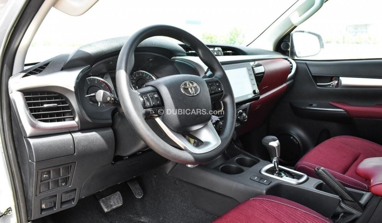 تويوتا هيلوكس Get 2023 Toyota Hilux 4x4 DC 2.8 SR5 - Silver inside Maroon