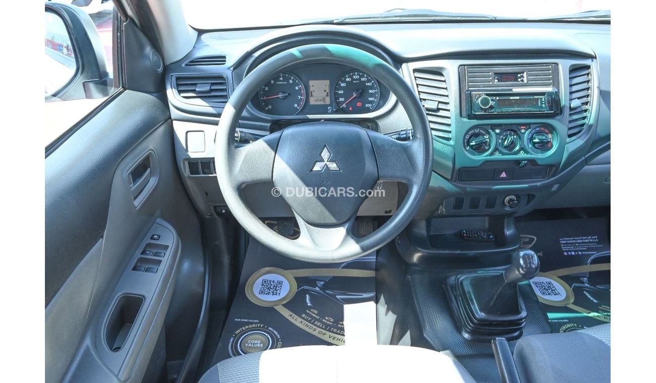 Mitsubishi L200 2016 | MITSUBISHI L200 4X2 | PICKUP DOUBLE CABIN | 6-SEATER | 4-DOORS | GCC | VERY WELL-MAINTAINED |