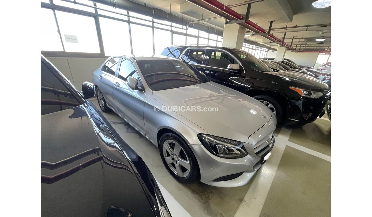 مرسيدس بنز C200 Finance available, Low KMs, Never repaired. 2.0 Turbo Charged