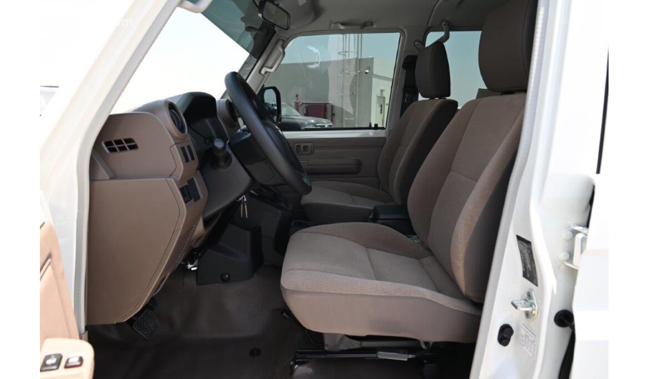 Toyota Land Cruiser Pick Up Double Cabin 2.8L Diesel AT