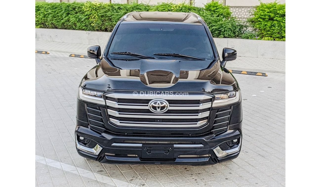 تويوتا لاند كروزر 2015 GXR V6 Modified to 2024 Full Upgrade Inside Interior and Out side Interior Both Top Of The Rang