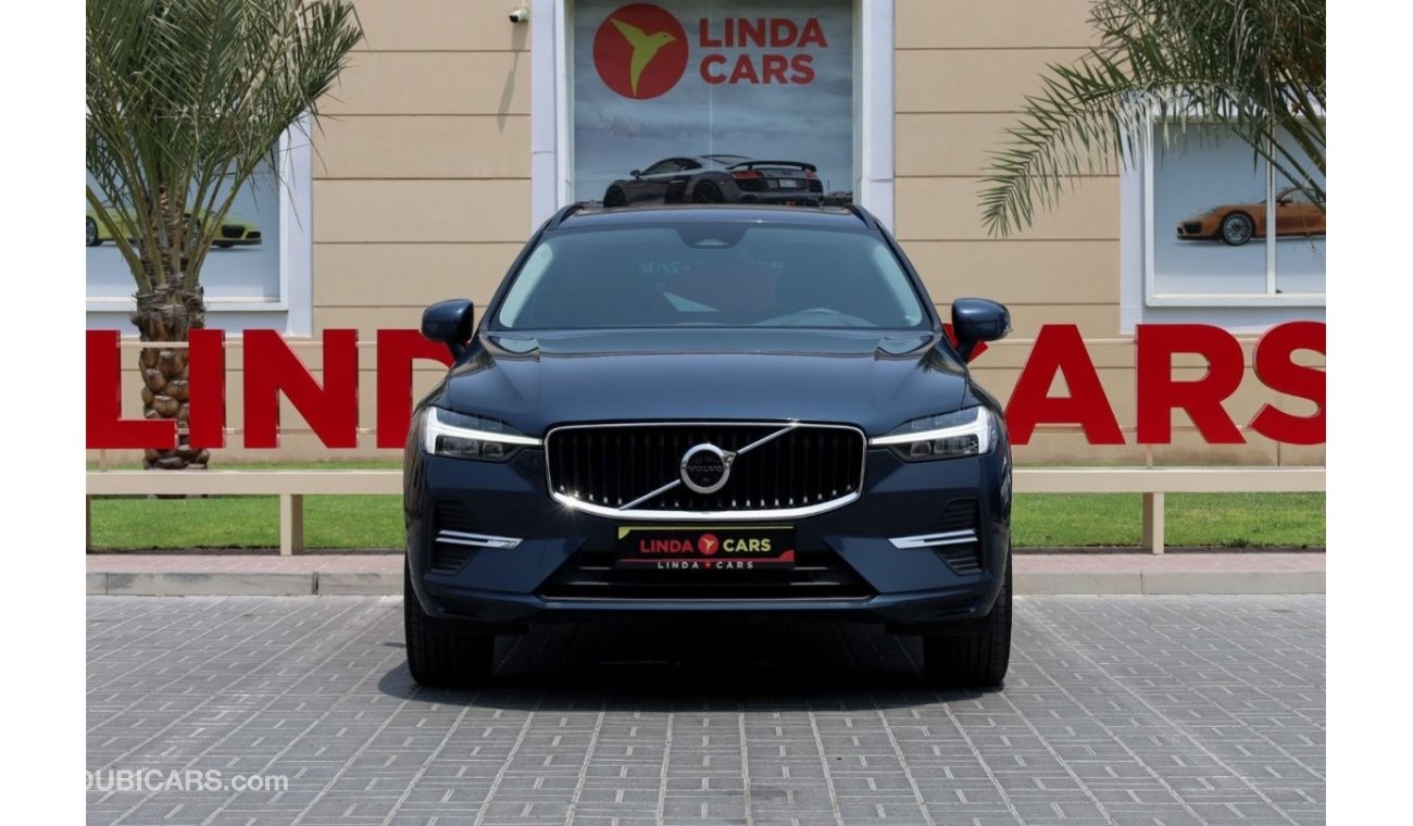 فولفو XC 60 Volvo XC60 B5 Momentum 2022 GCC under Agency Warranty and Service Contact with Flexible Down-Payment