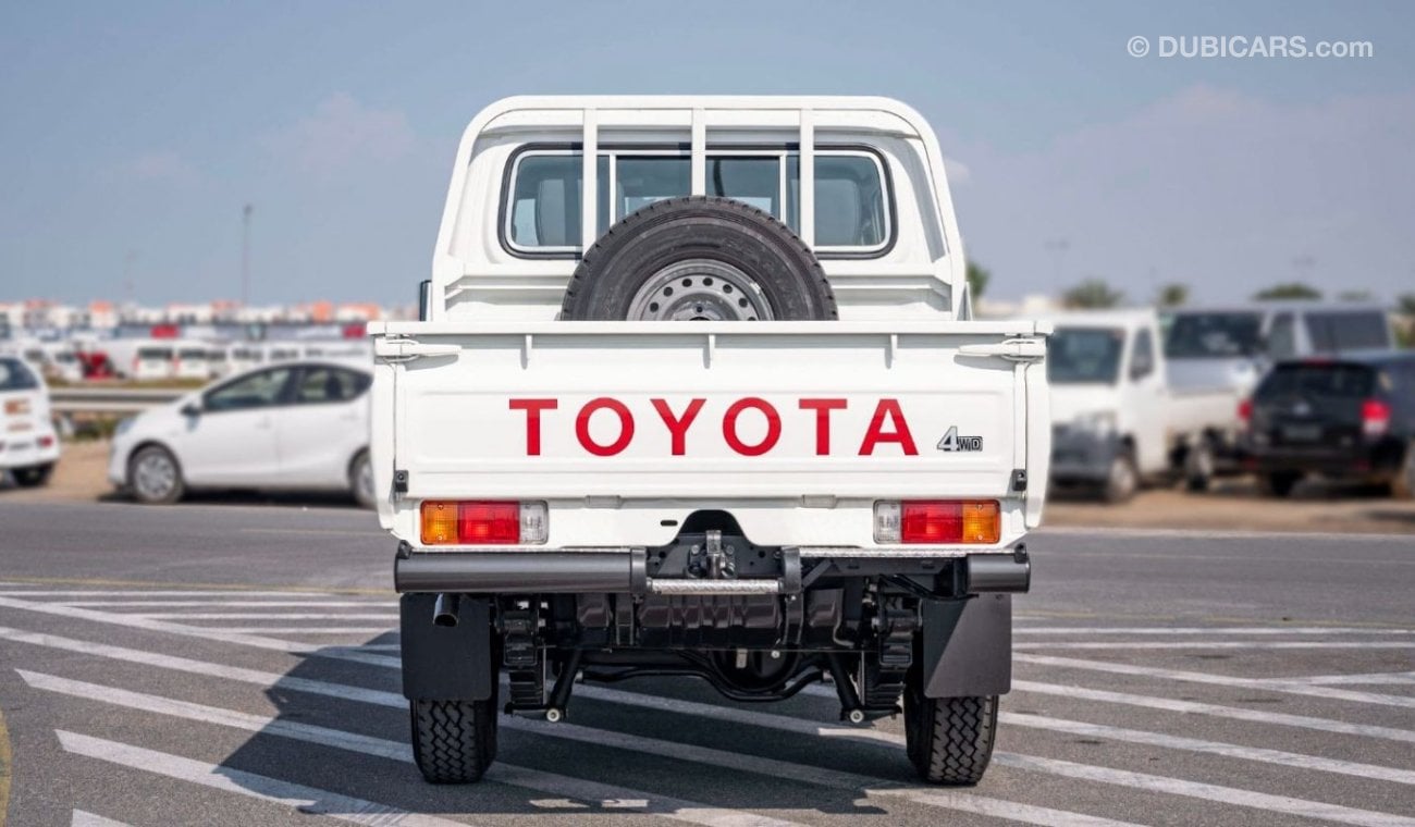 Toyota Land Cruiser Pick Up LC79DC 4.2D MT MY2023 – WHITE (VC: LC79DC4.2D_4)