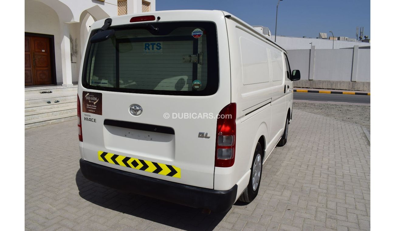 Toyota Hiace GL - Standard Roof Toyota Hiace Thermoking V200 chiller, Model:2017. Excellent condition