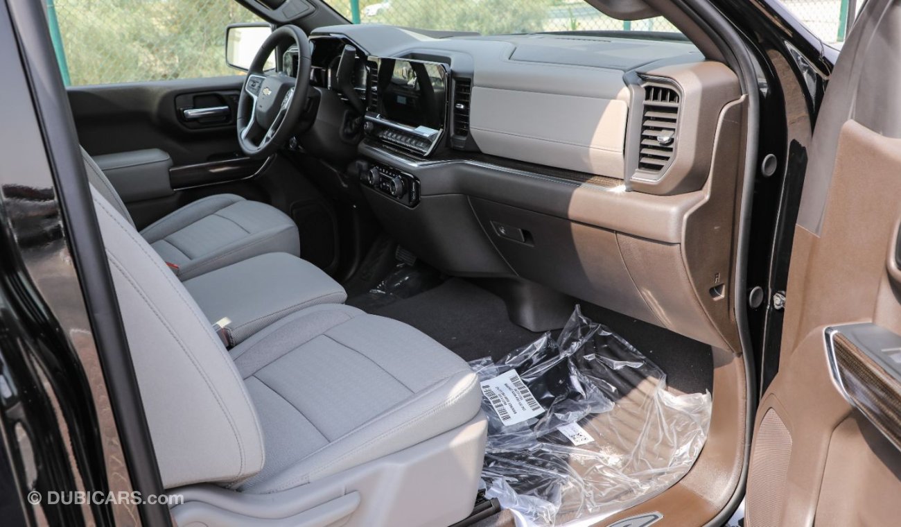 Chevrolet Silverado Z71 LT 4WD REG CAB. 2-DOORS.GCC. WARRANTY. Local Registration +5%