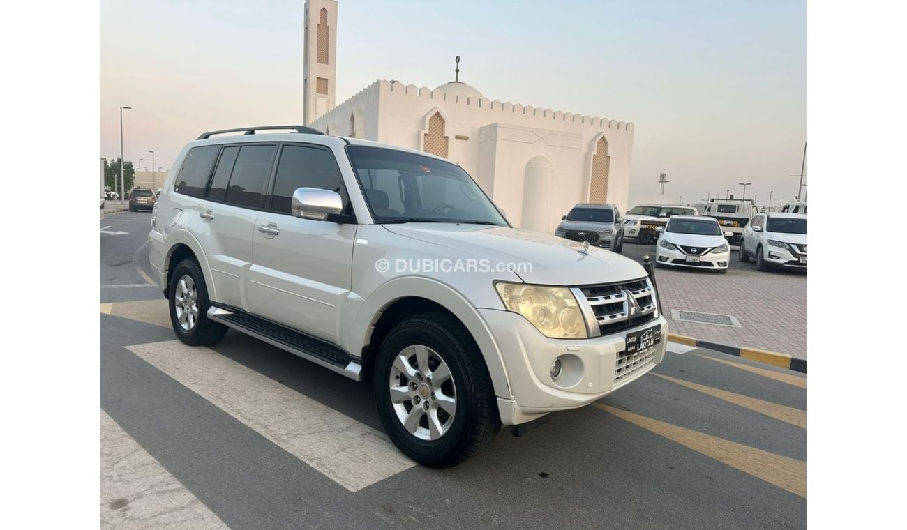 Mitsubishi Pajero GLS 3.5L (186 HP) (7 Seater)