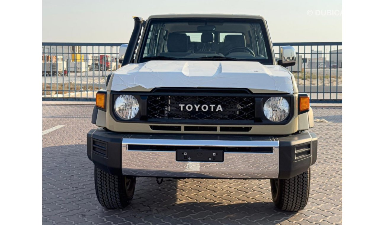 تويوتا لاند كروزر هارد توب 2024 Toyota LC76 4.0 Hard Top LX HI - بيج من الداخل رمادي مزرق | للتصدير فقط