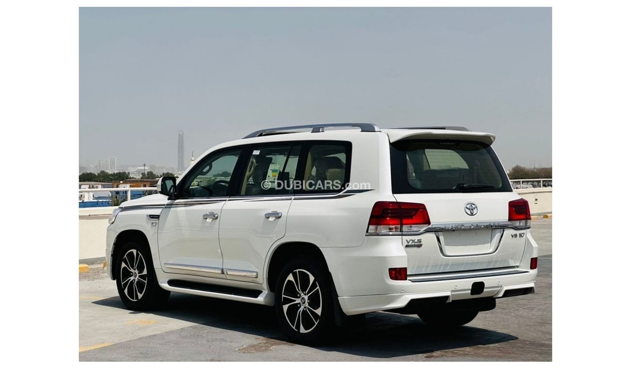 Toyota Land Cruiser VXR LAND CRUISER VXS 5.7L WHITE 2021