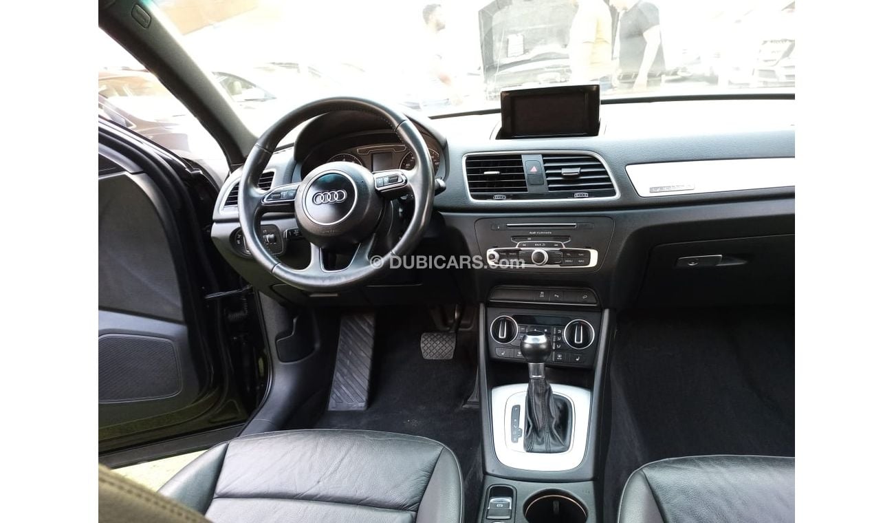 Audi Q3 4 cylinder, 2018 model, leather panorama, cruise control, sensor wheels, in excellent condition