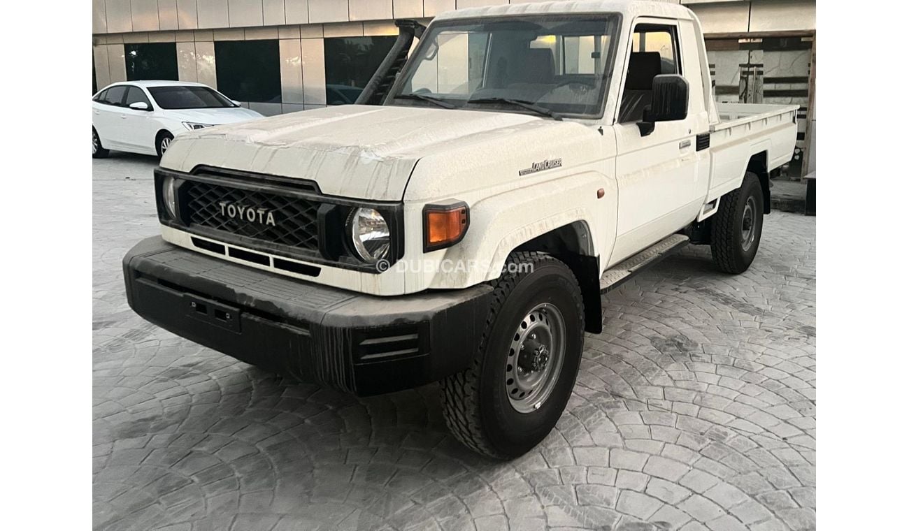 Toyota Land Cruiser Pick Up SINGLE CABIN 2.8L DIESEL A/T