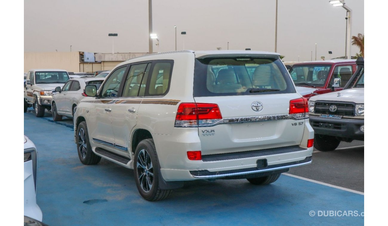 تويوتا لاند كروزر Toyota Land Cruiser VXR white Edition 5.7L V8 2018