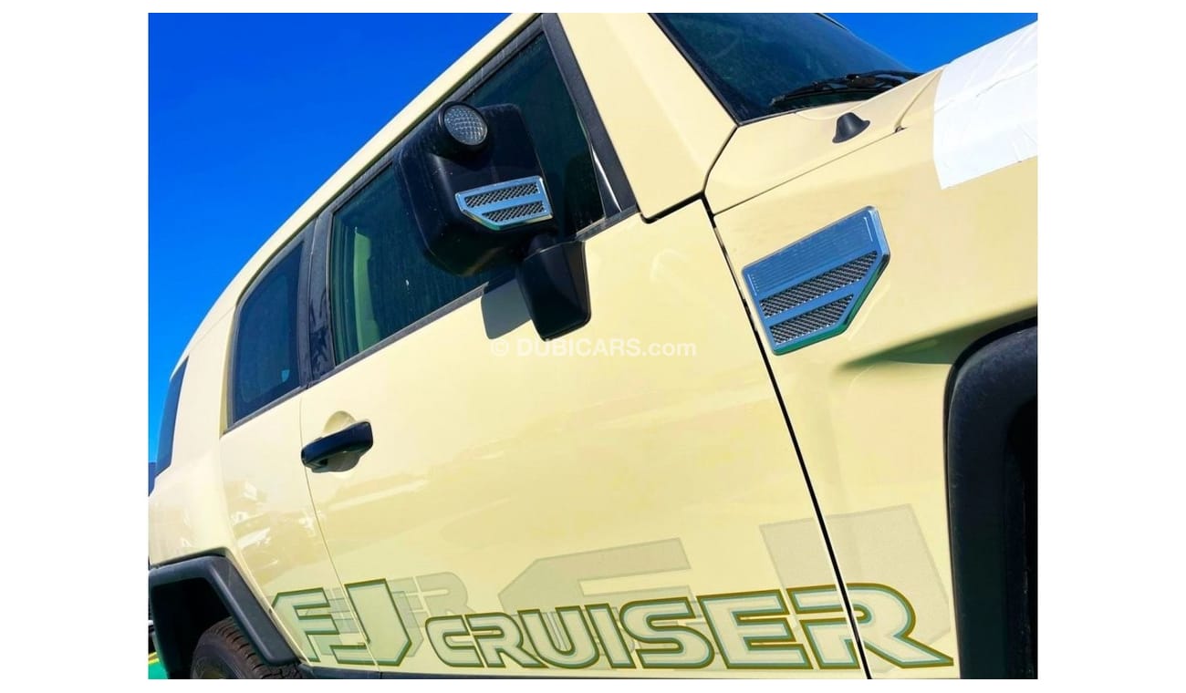 Toyota FJ Cruiser 2023 White color 4WD 4.0L petrol