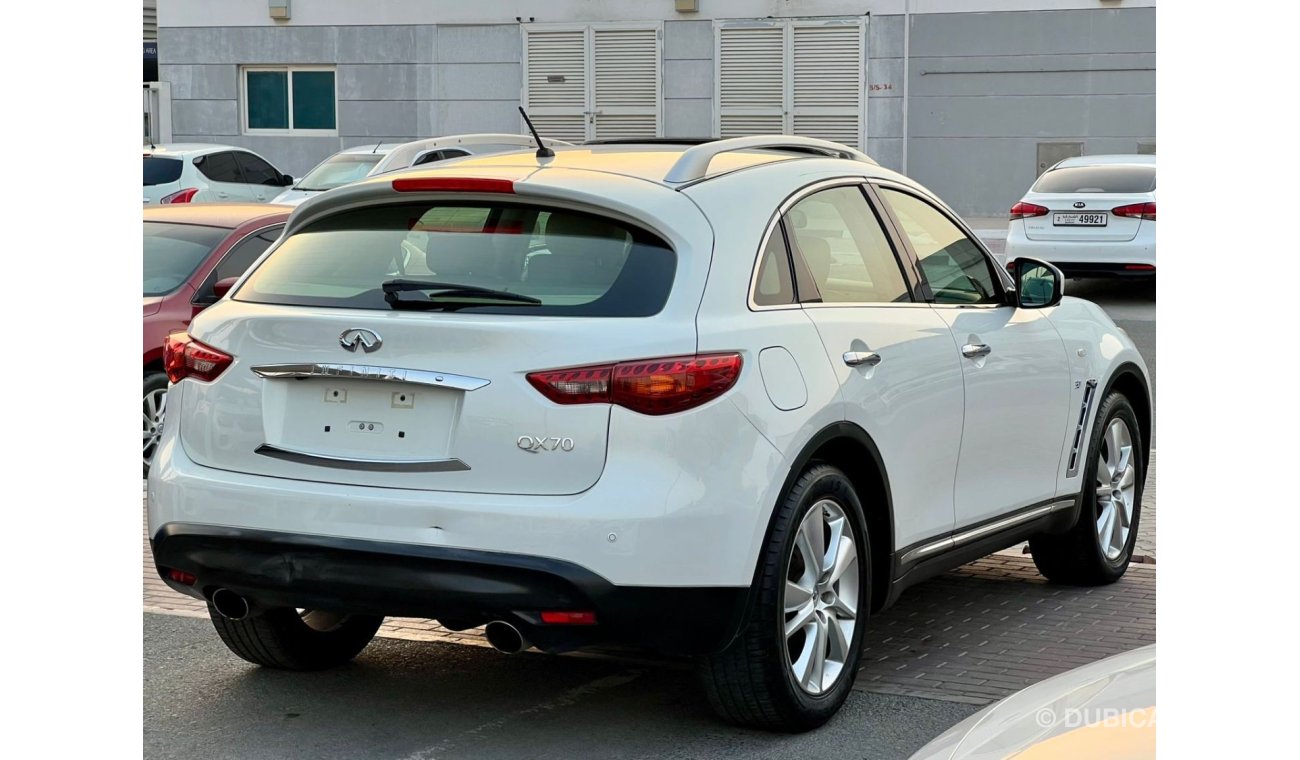 إنفينيتي QX70