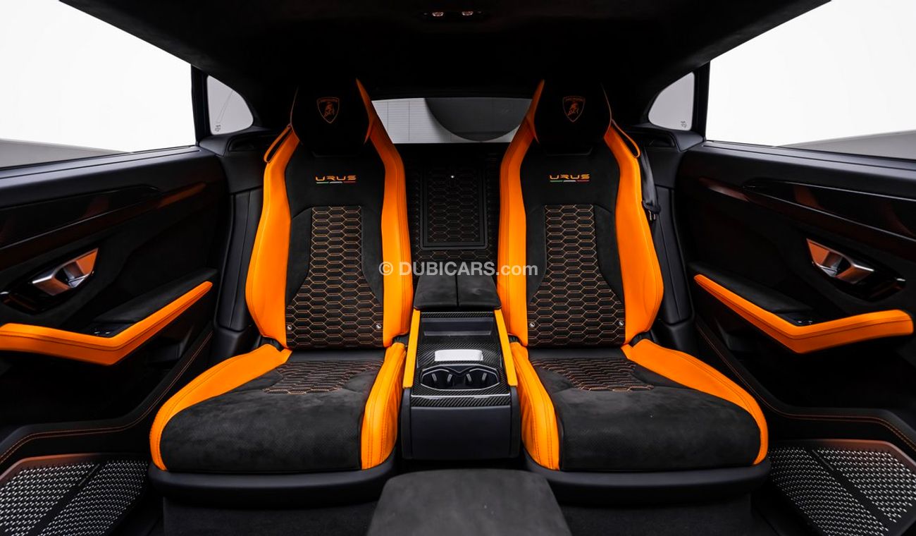 Lamborghini Urus Capsule 2022 - GCC - Under Warranty - One Free Service Available