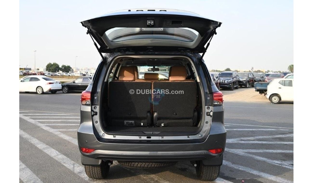 تويوتا فورتونر GXR 2.4L Diesel 4WD 7 Seater Automatic