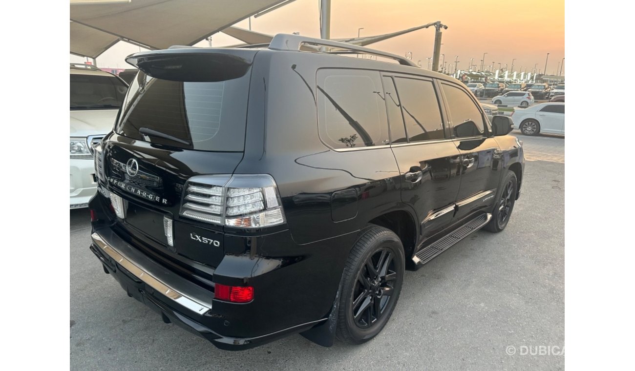 Lexus LX570