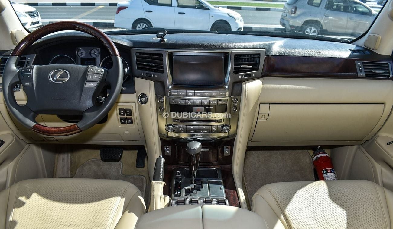 Lexus LX570