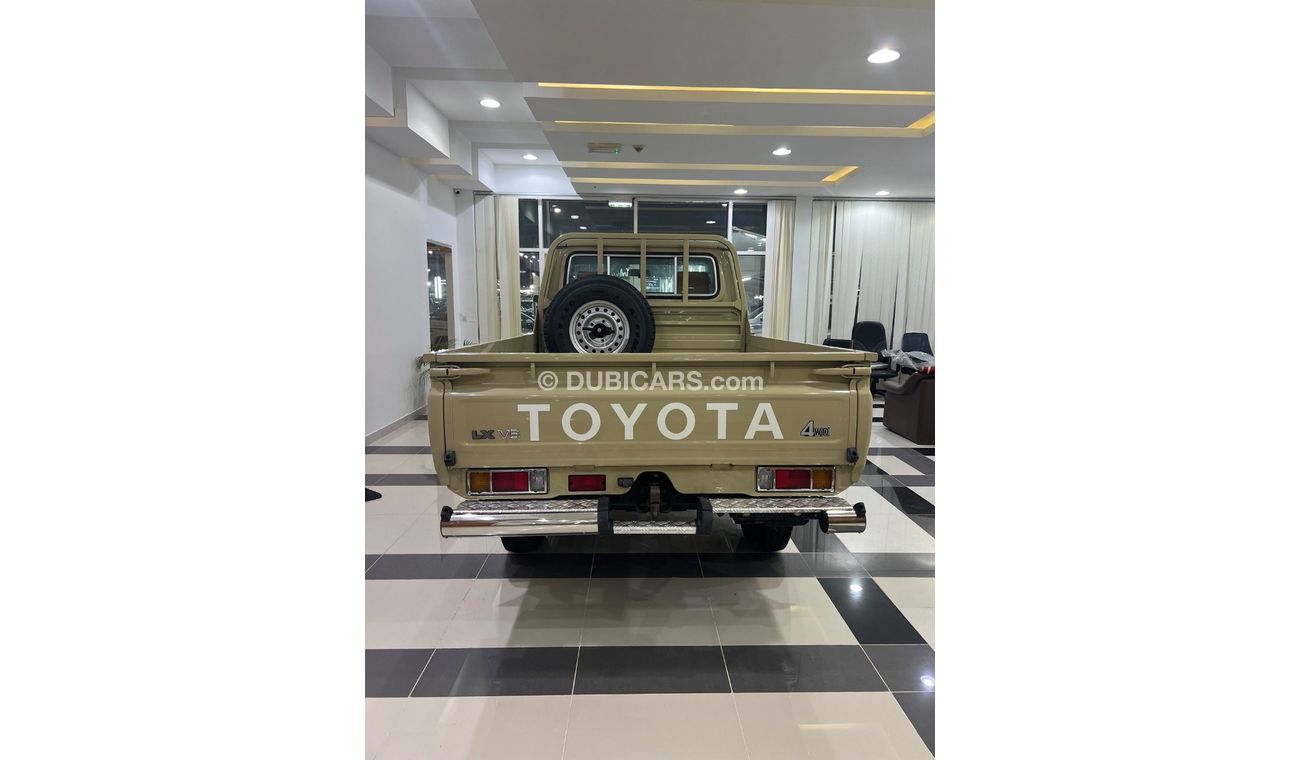 Toyota Land Cruiser Pick Up PICKUP DLX 4.0L