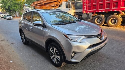 Toyota RAV4 فقط تصدير full options push button sunroof