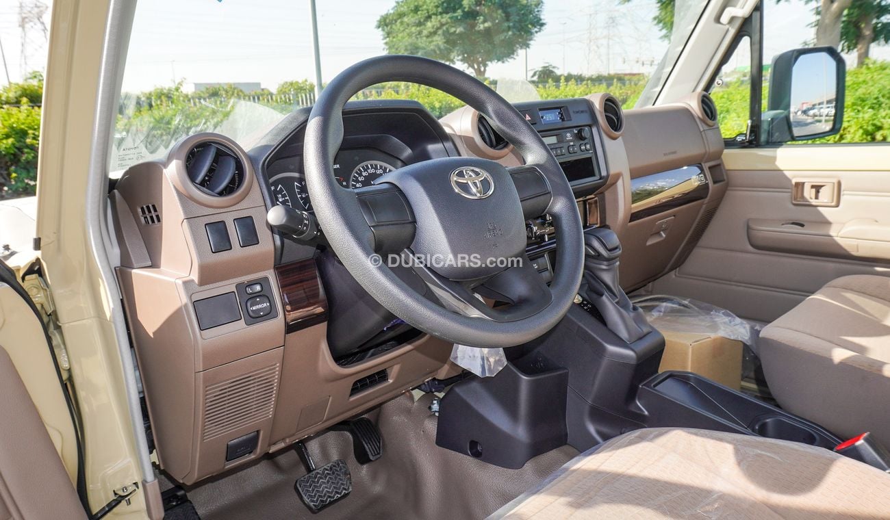 تويوتا لاند كروزر بيك آب 4.0L V6 Single Cabin A/T