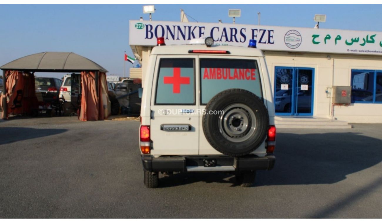 تويوتا لاند كروزر هارد توب AMBULANCE ، LC78 ، هارد توب ، 4 × 4 ، ناقل حركة يدوي ، ديزل ، محرك اليد اليسرى