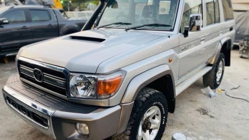 تويوتا لاند كروزر هارد توب Toyota Land Cruiser hardtop 2009 RHD diesel 5 door v8