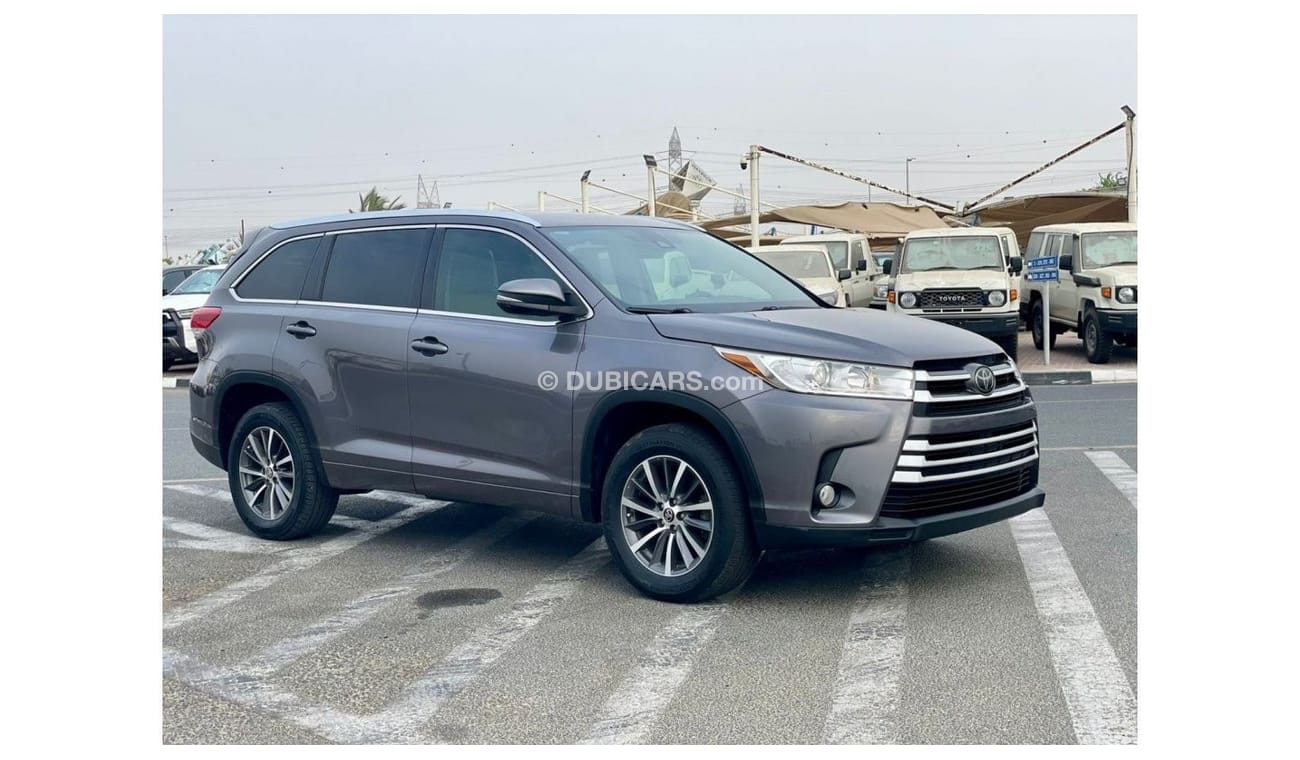 Toyota Highlander 2017 Toyota Highlander XLE 3.5L V6 Full Option - 7 Leather Seats - Trunk Auto - 39,000 Mileage