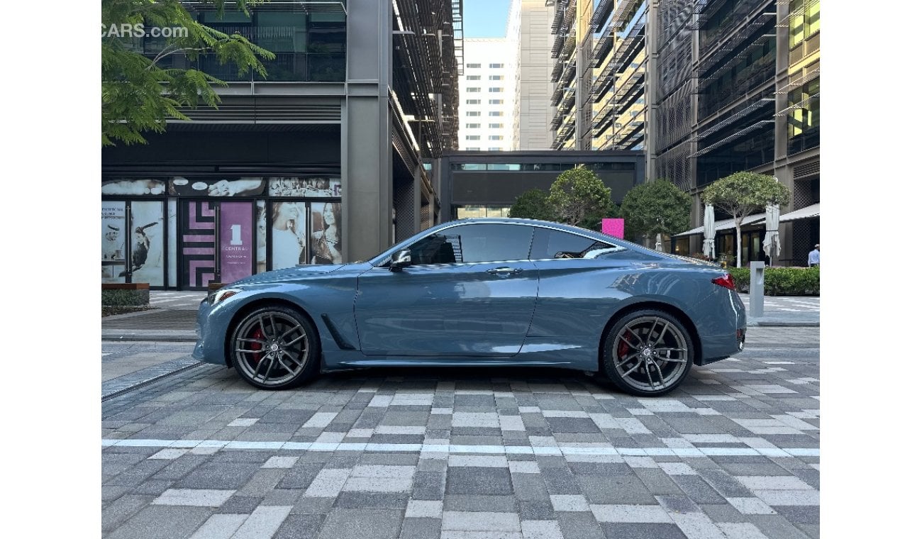 Infiniti Q60 RED SPORT 400