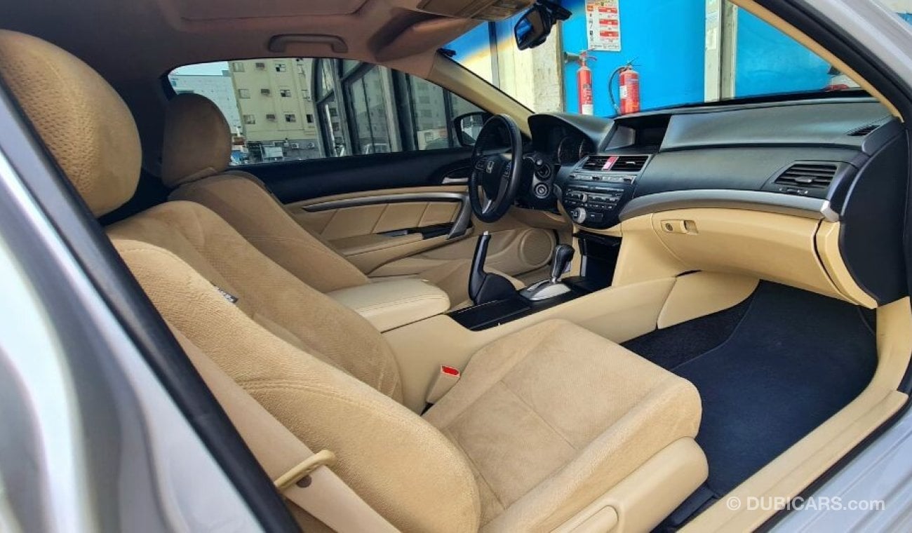 Honda Accord Honda accord  gcc  2012 coupe with sunroof