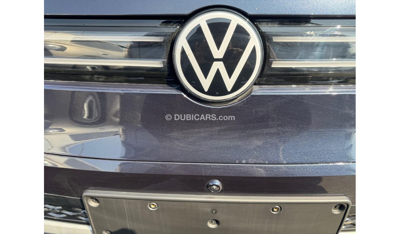 فولكس واجن ID.6 VOLKSWAGEN ID 6 CROZZ PRO FULL OPTION 7 SEATER MY2022 WITH HUD ,OPEN PANORAMA