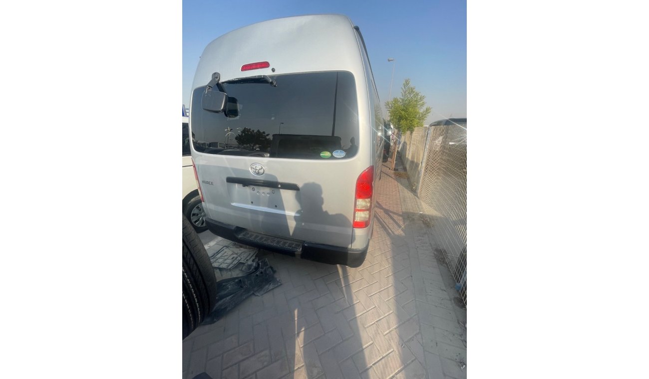 Toyota Hiace Van High Roof