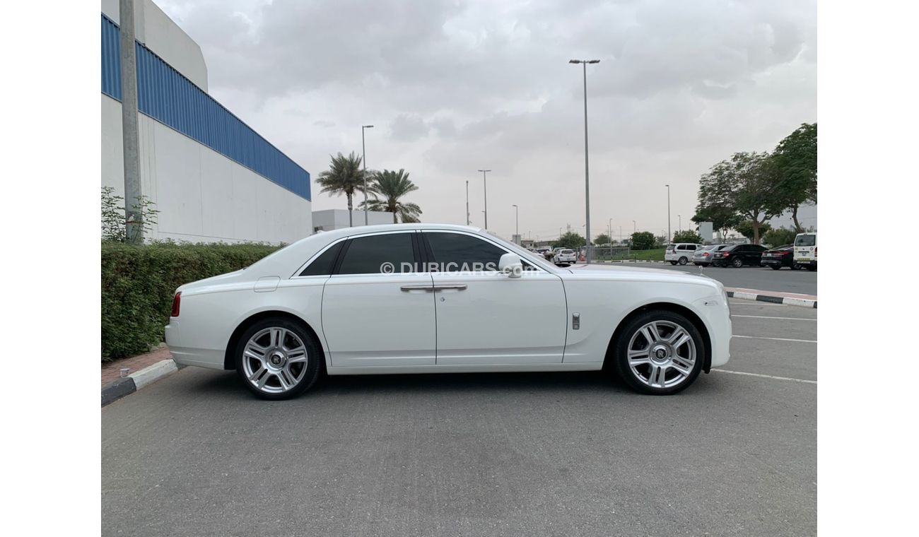 Rolls-Royce Ghost EWB 6.6L GCC SPEC NEAT AND CLEAN