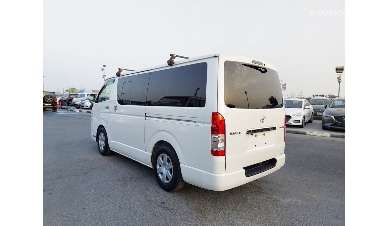 Toyota Hiace TOYOTA HIACE VAN RIGHT HAND DRIVE(PM21822)