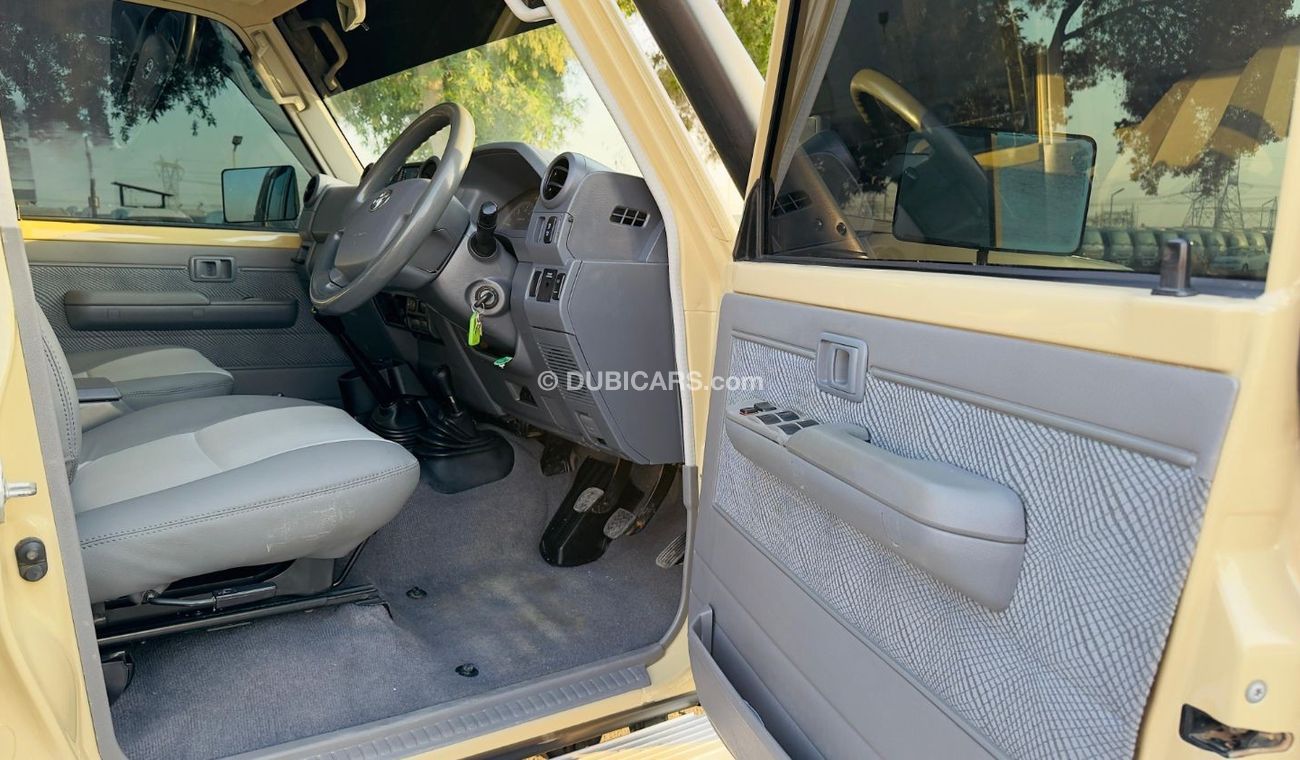 Toyota Land Cruiser Pick Up DOUBLE CABIN | 4.5L DIESEL ENGINE | MANUAL TRANSMISSION | RHD