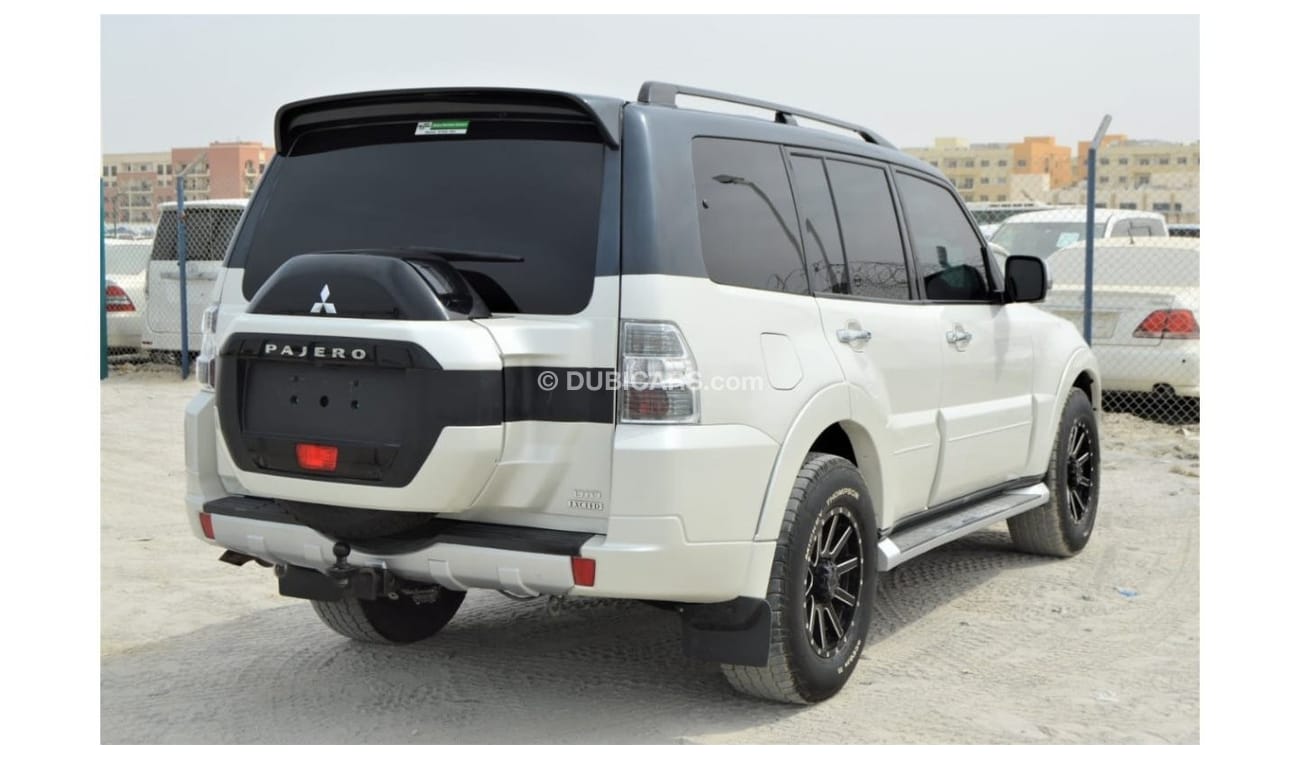 Mitsubishi Pajero Full option clean car