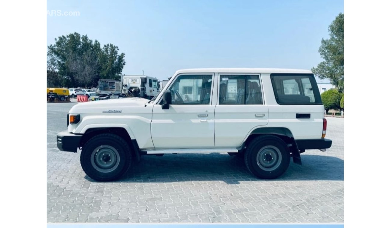 تويوتا لاند كروزر هارد توب 76 4.2L DIESEL 6 CYLINDER MANUAL TRANSMISSION ( ONLY FOR AFRICA)