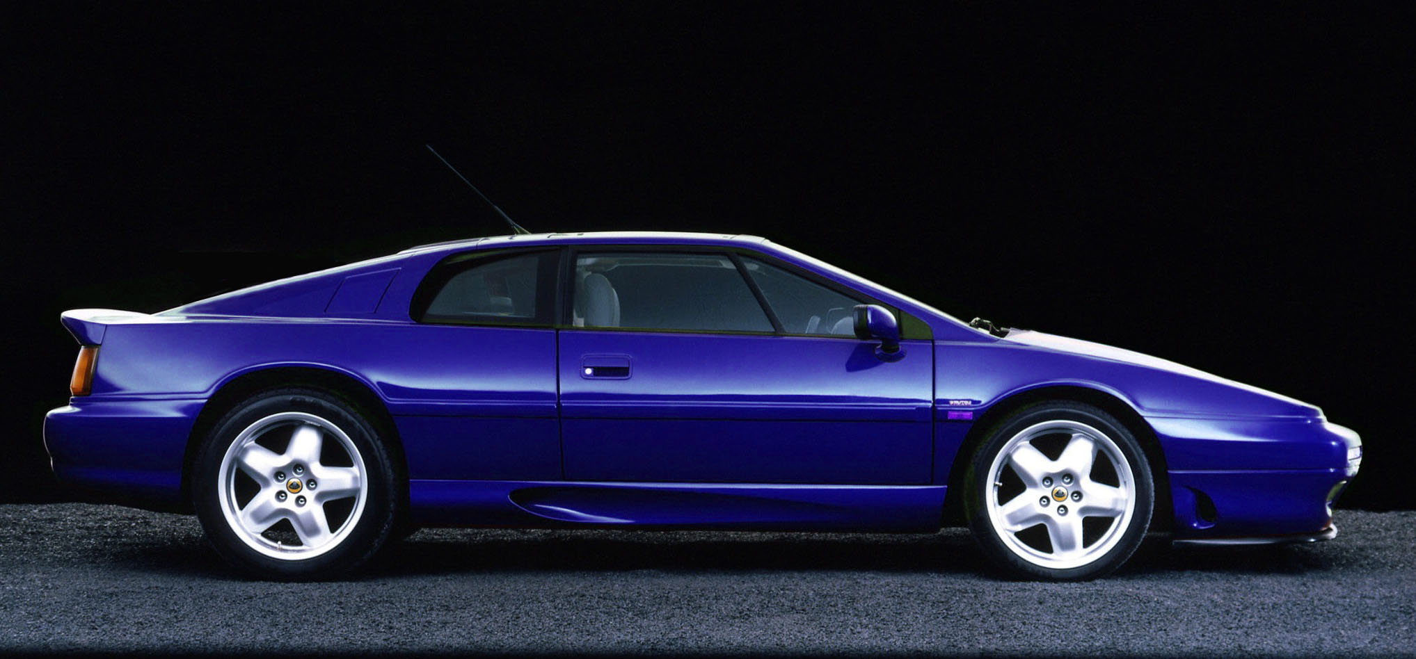 Lotus Esprit exterior - Side Profile