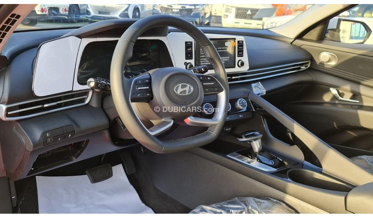 هيونداي إلانترا Elantra 1.5L . 2024 . Full Option