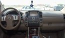 Nissan Pathfinder LE